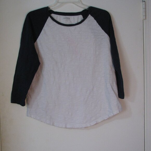 Old Navy Tops - * Old Navy Baseball Style Top Medium EUC White & Navy Blue 3/4 Sleeve